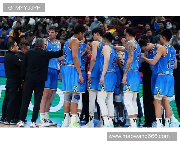 上海篮球队的灵活战术与团队协作探讨