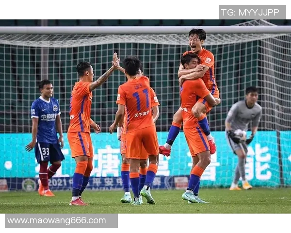 重庆排球队以85分领跑挑战赛积分榜展现强劲实力和团队合作精神